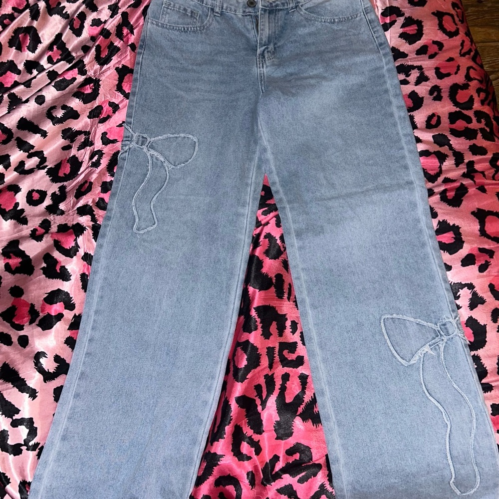Light Blue Women's Wide-Leg Jeans with Bow Stitch Detail